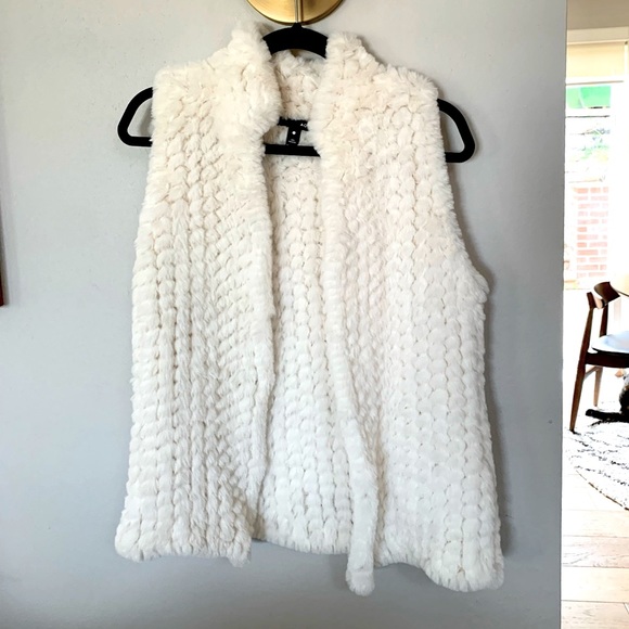Womens Faux Fur Vest Size Small in Cream / Offwhite - Picture 4 of 8